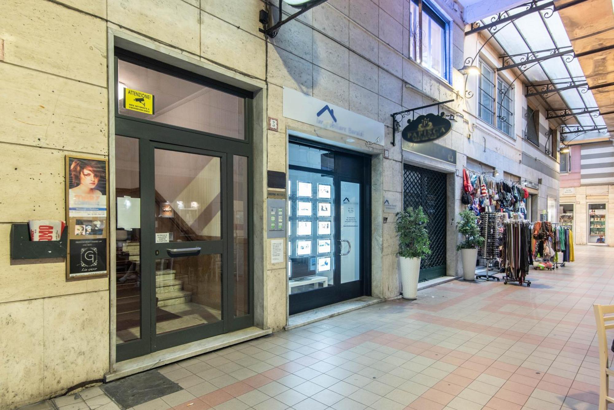 Im International 1 - Galleria Raggio 3/9 Рапало Екстериор снимка